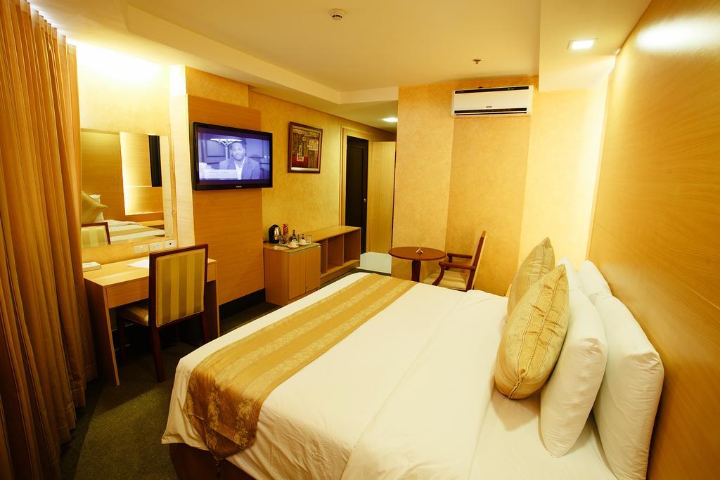 Big 8 Corporate Hotel Tagum Exterior foto
