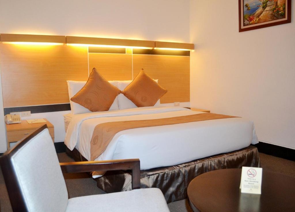 Big 8 Corporate Hotel Tagum Quarto foto